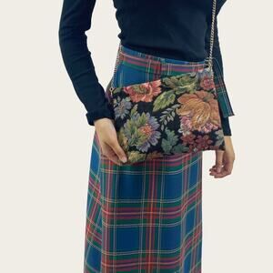 Cottage Autumnal Floral Tapestry Chain Strap Crossbody Purse Bag